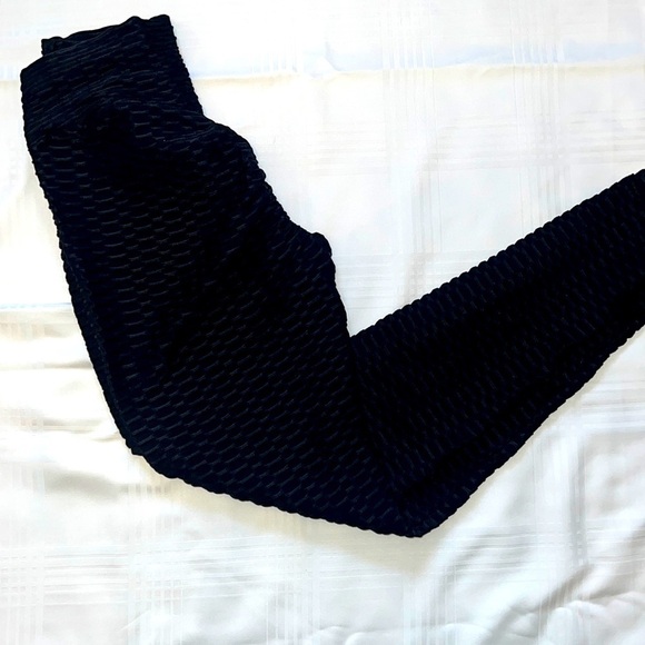 Black Viral Booty Leggings Size M - Picture 1 of 6